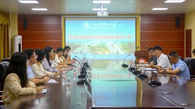 王建毅到广西城市职业大学开展教师节慰问活动