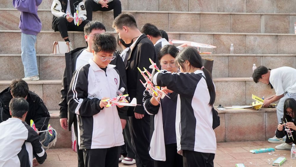同学们认识无人机