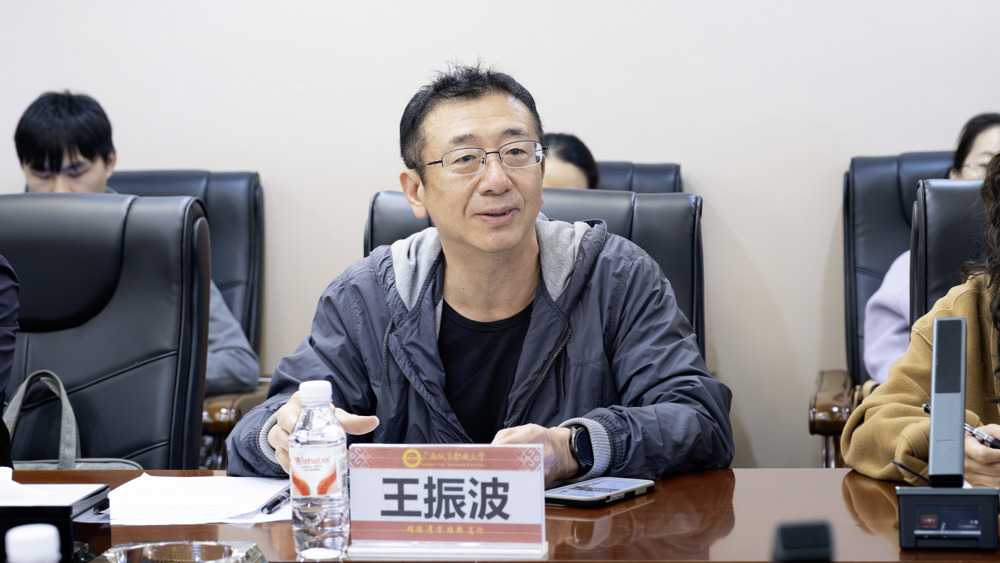 扶绥县与广西城市职业大学共建（劳动力）品牌会议-王振波教授特写（覃若彤） (5)