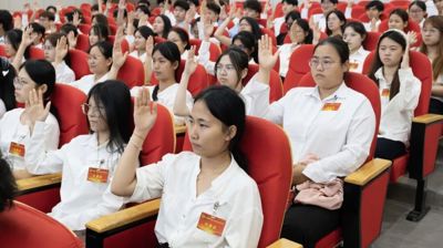 广西城市职业大学顺利召开第五次学生代表大会