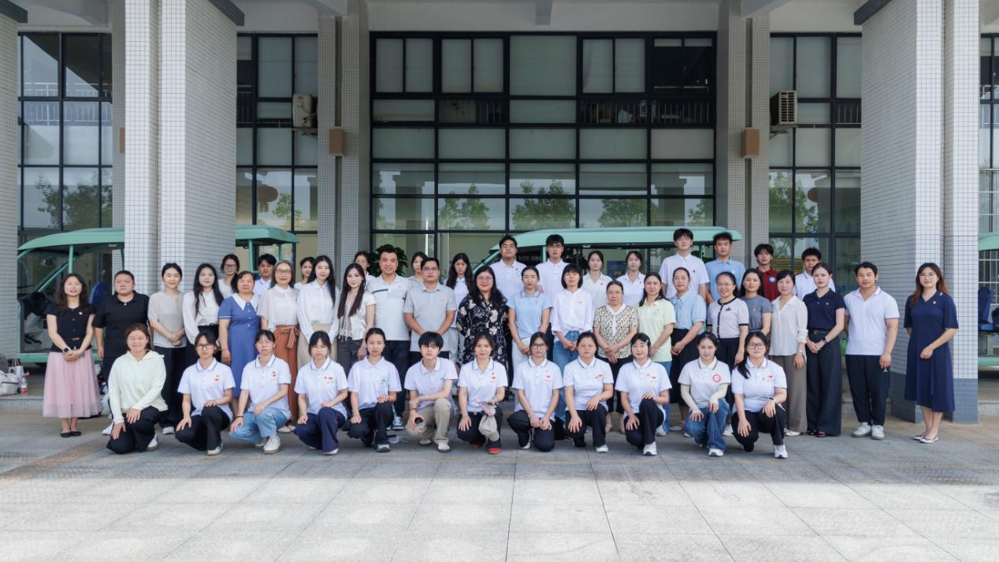 广西农业职业技术大学一行莅临广西城市职业大学调研交流