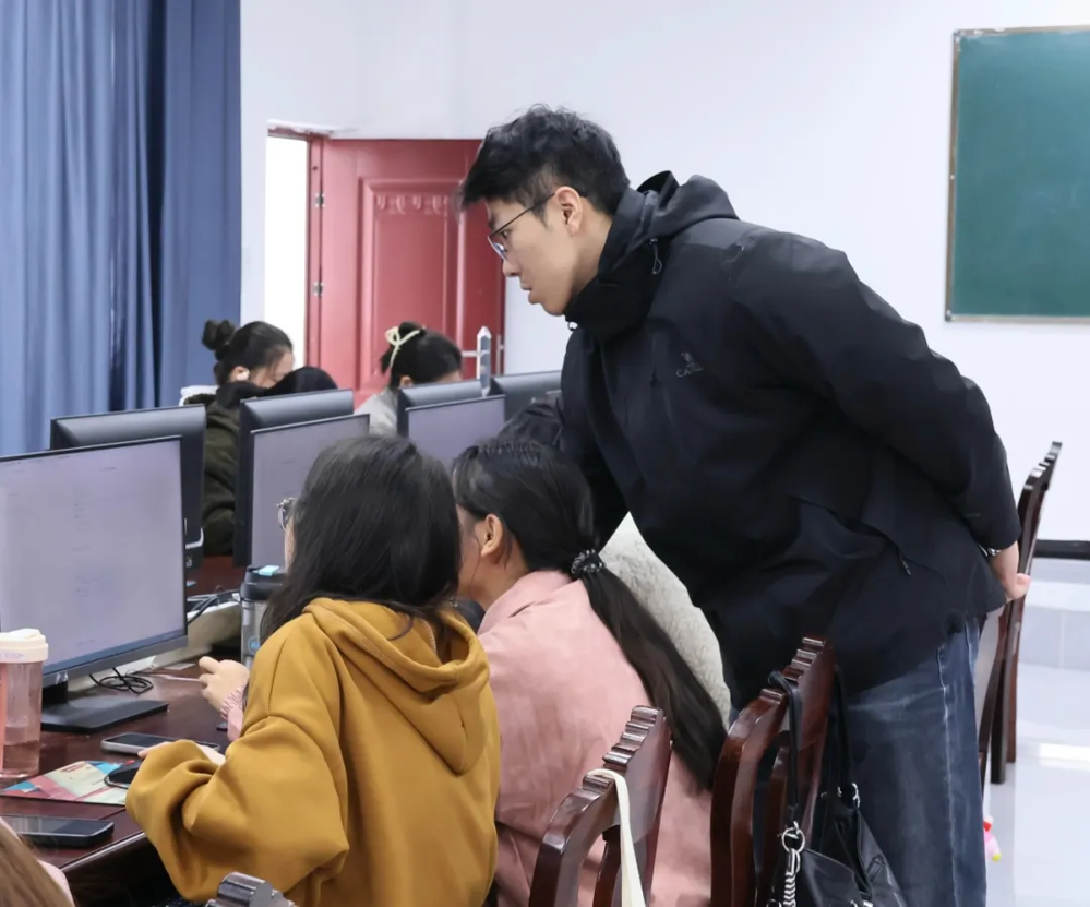 图片12 图片12