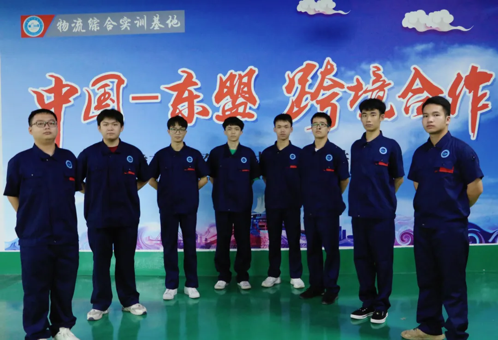 图 /&nbsp;参赛队伍风采照