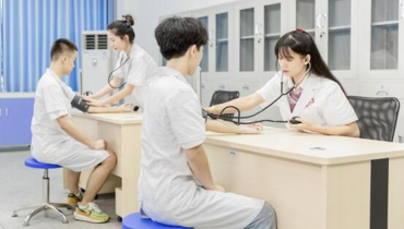 职教高考 | 以技立身，以心践责：一名中医养生保健专业学子的中药师之路