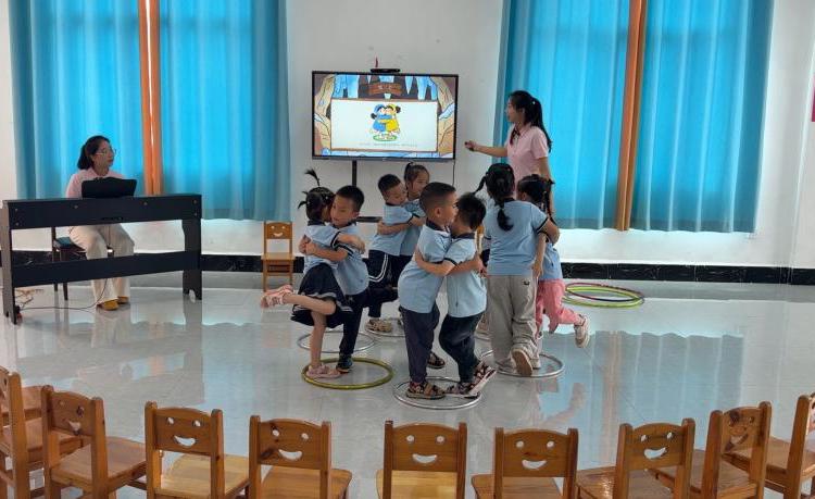 数智育师，捷报频传｜教育学院学子全区师范生数智化教学应用大赛揽六项大奖