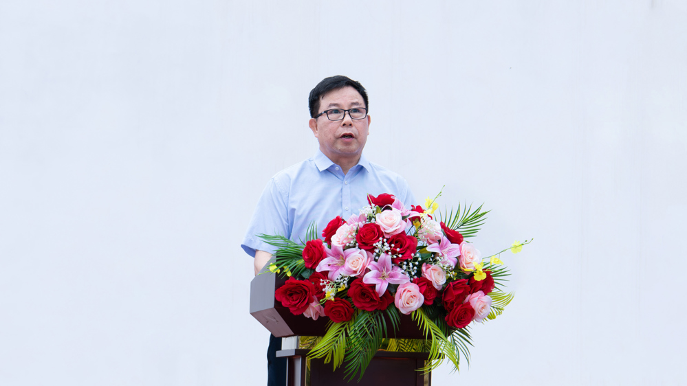 李中华副校长致开幕词（黎槿柔摄）