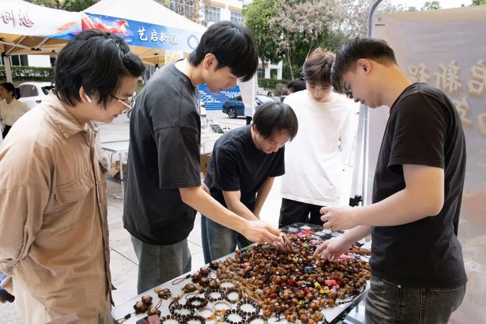 罗雯清11 罗雯清11