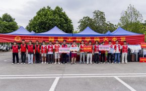 迎新服务筑保障 学子入校启新程