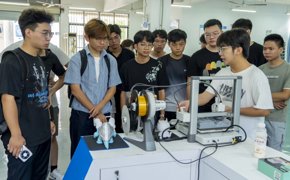 走进实训现场，点亮专业梦想｜智能工程学院2026级新生参观实训中心