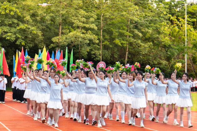 青春燃动绿茵场 健康奔赴向未来——广西城市职业大学第十五届运动会开幕