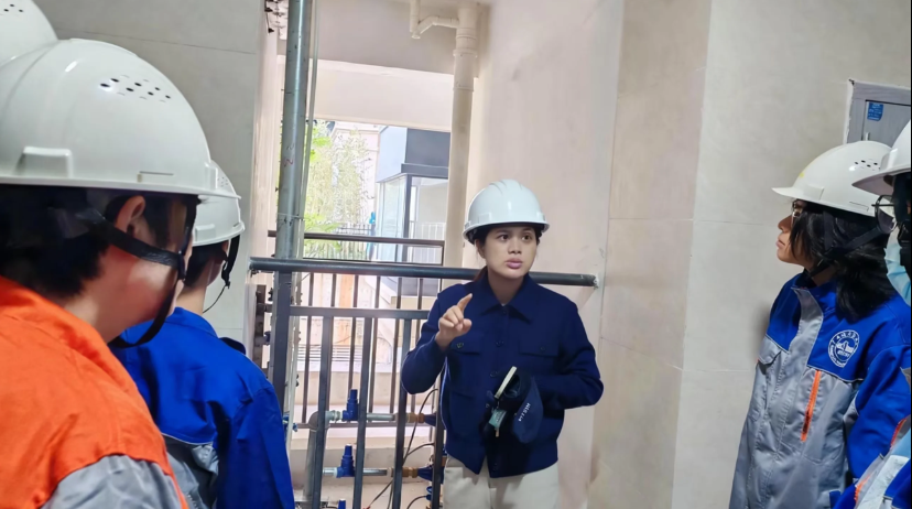 专业老师进行现场讲解